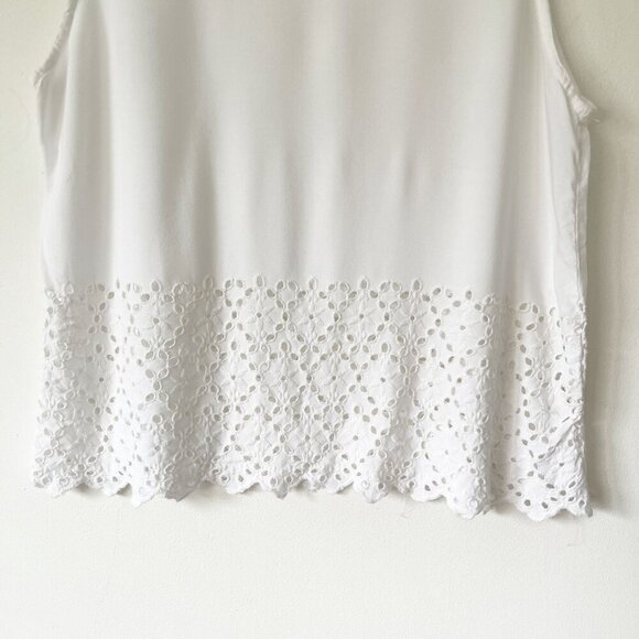 Style Envy White Sleeveless Top With Eyelet Lace Hem Size XL 100% Rayon - Picture 4 of 7